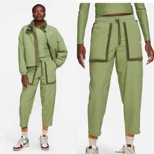 Nike Sportswear Women's Essential Woven High-Rise Pants